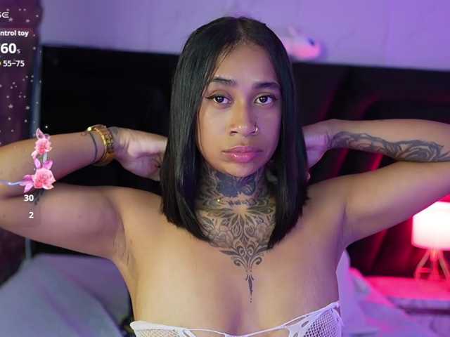 hollyvega, en directo ahora en BongaCams