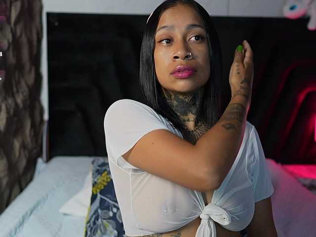 hollyvega