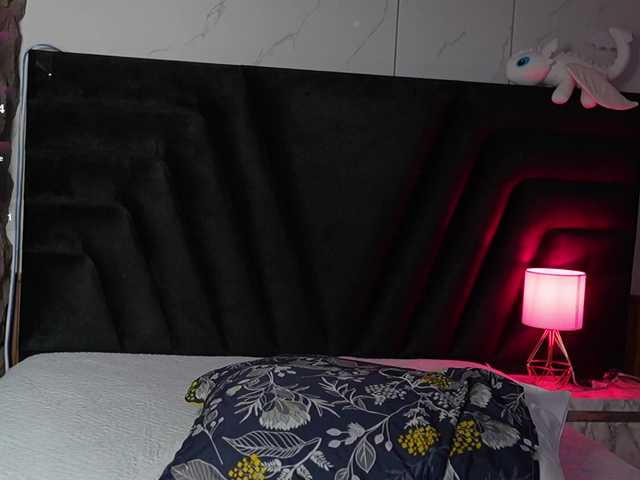 hollyvega live webcam show