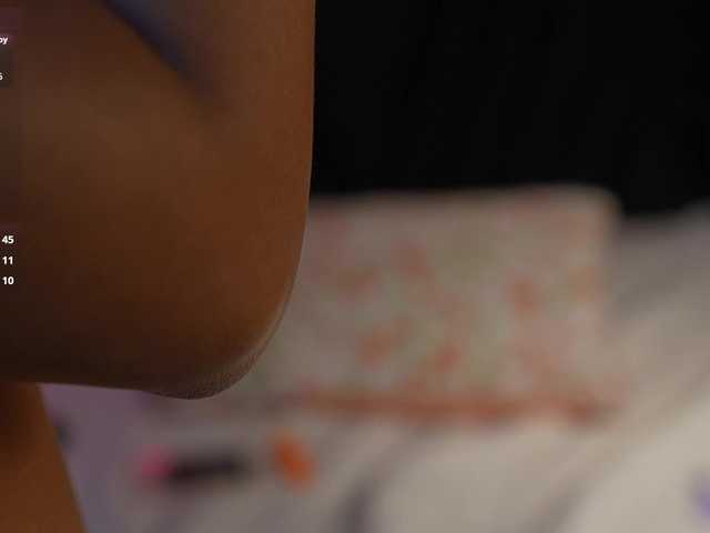 hollyvega live cam on BongaCams