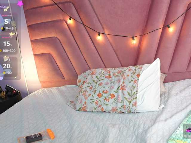 hollyvega live cam on BongaCams