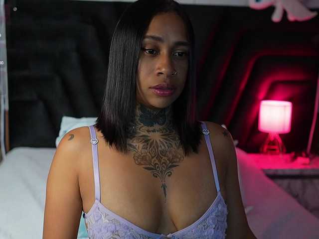 hollyvega