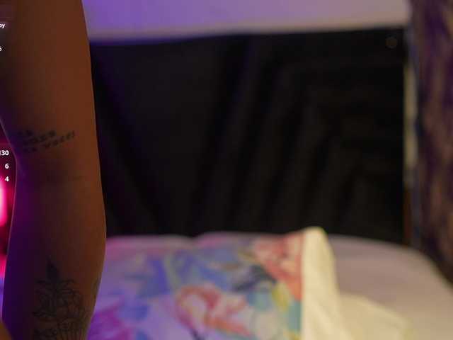 hollyvega live cam on BongaCams