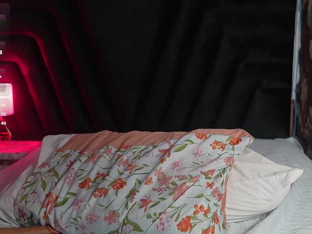 hollyvega live cam