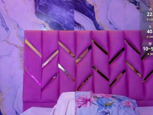 hollyvega live cam on BongaCams