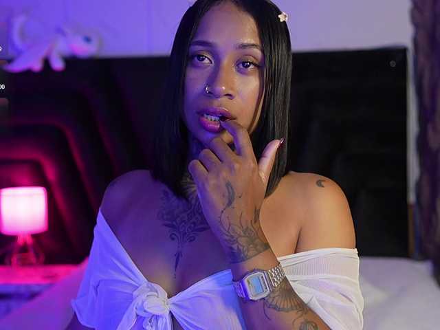 hollyvega