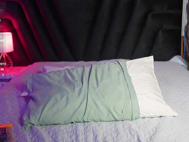 hollyvega live cam