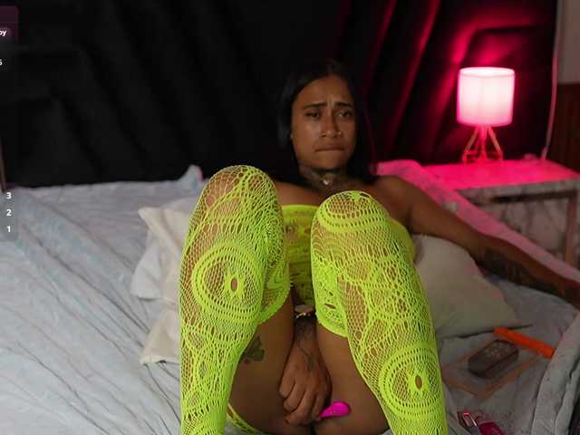 hollyvega live cam on BongaCams