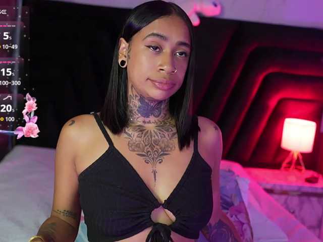 hollyvega