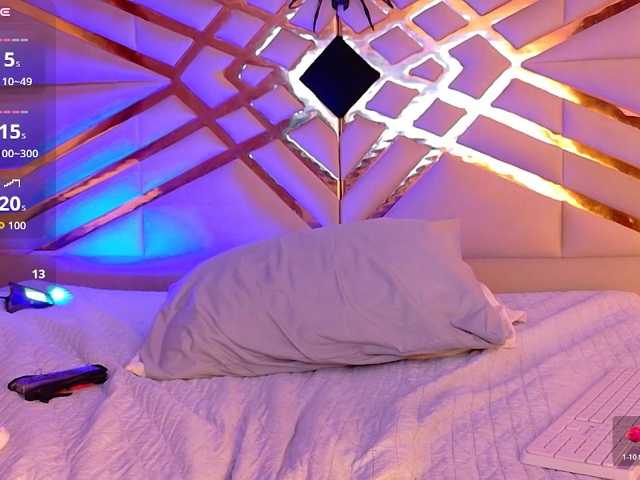 hollyvega live cam on BongaCams