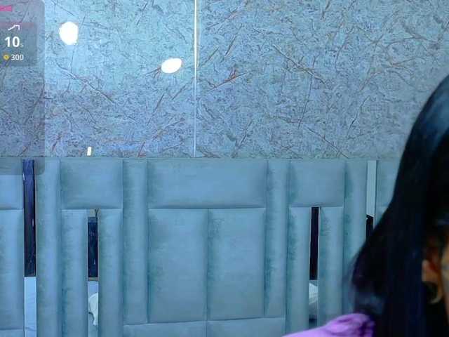 hollyvega live cam on BongaCams