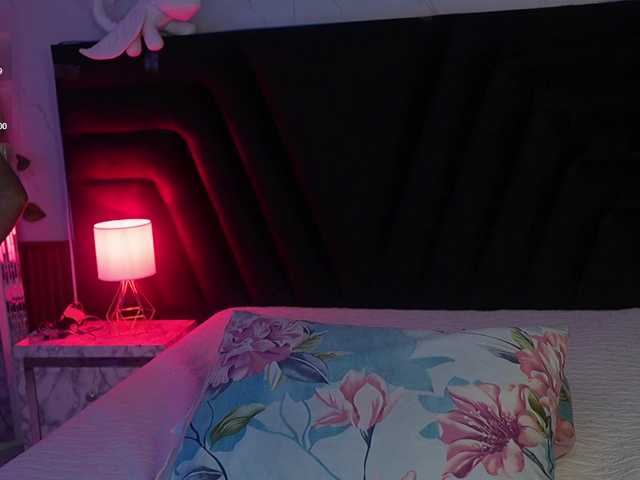 hollyvega live cam on BongaCams