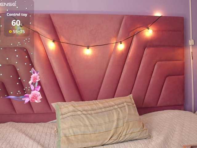 hollyvega live cam on BongaCams
