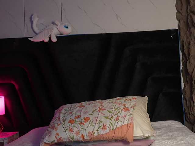 hollyvega live cam on BongaCams