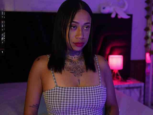 hollyvega webcam
