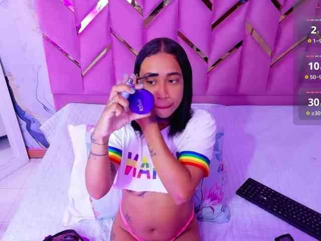 hollyvega