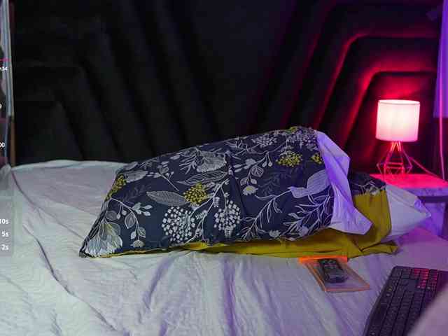 hollyvega webcam