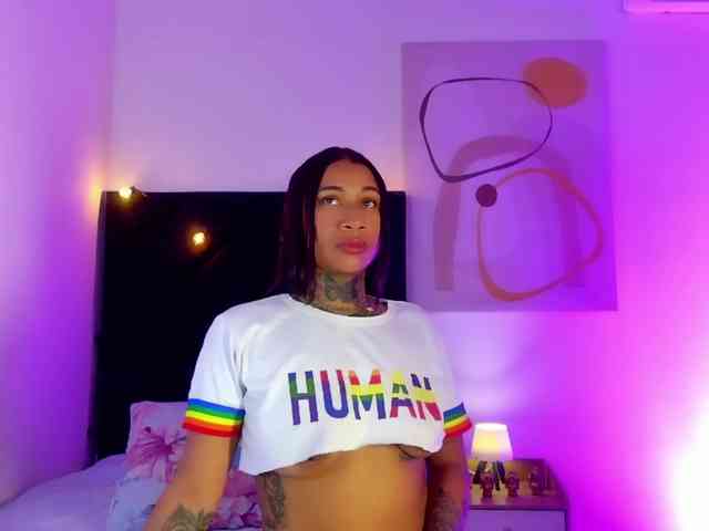hollyvega webcam