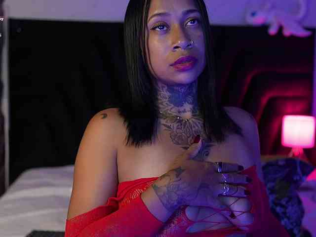 hollyvega