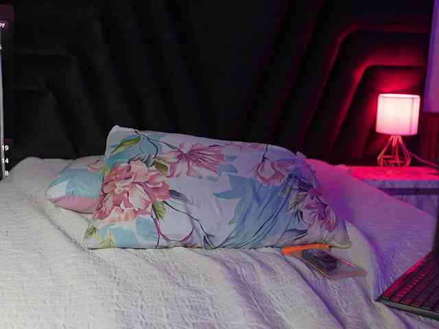 hollyvega webcam