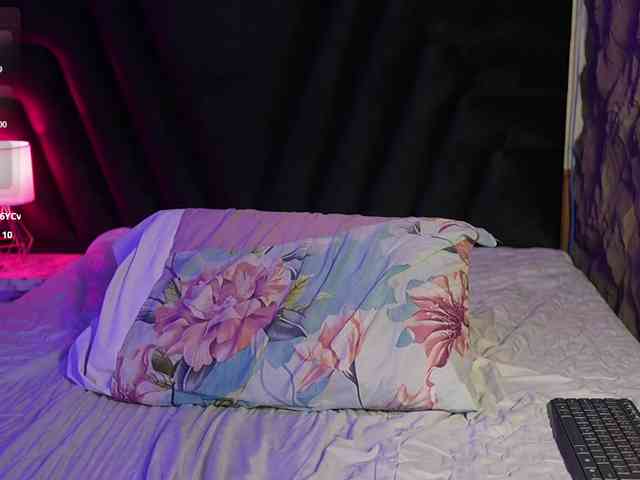 hollyvega webcam