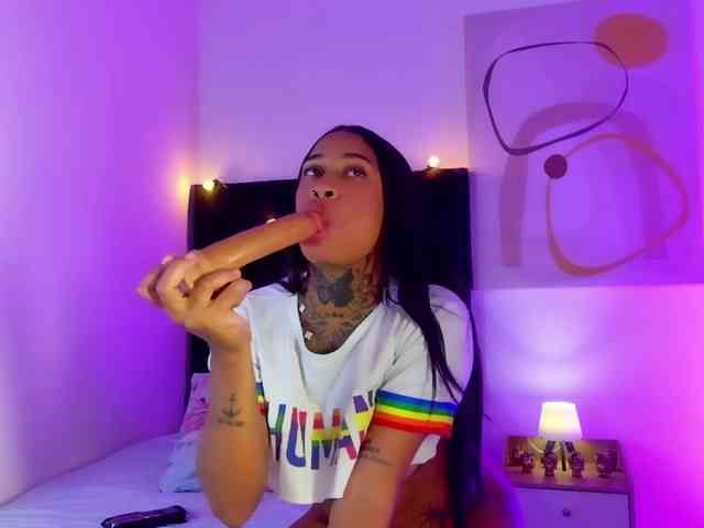 hollyvega webcam