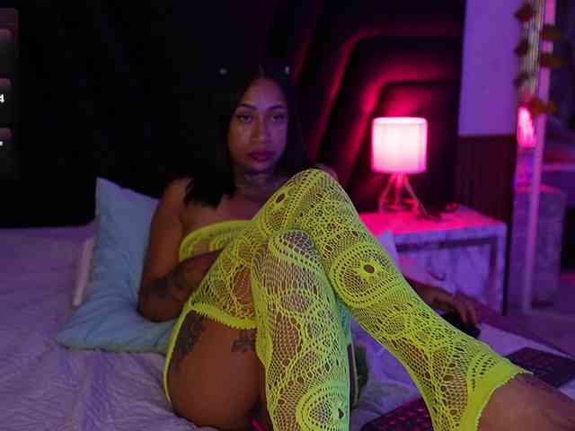 hollyvega webcam