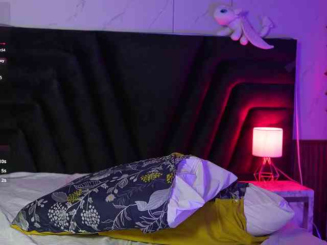 hollyvega webcam