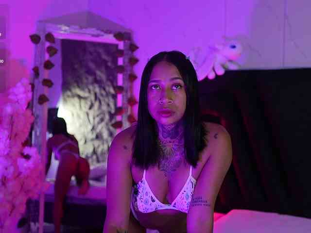 hollyvega webcam