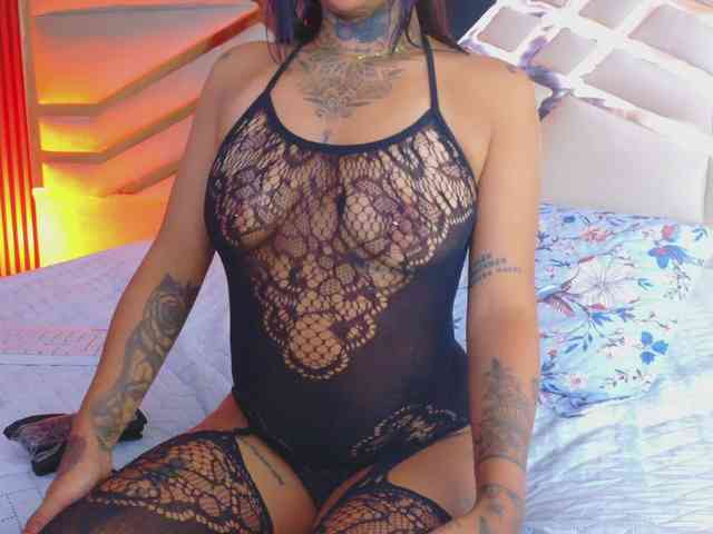 hollyvega