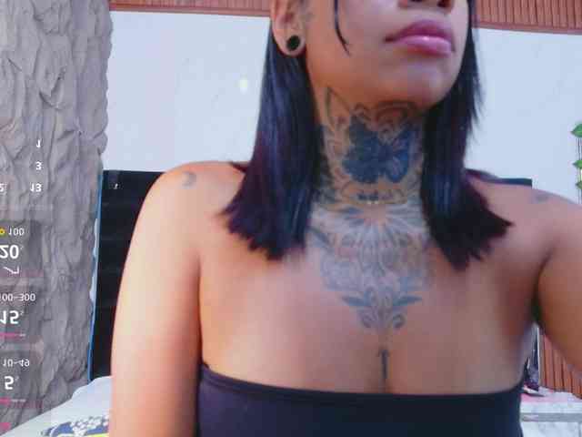 hollyvega