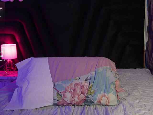 hollyvega webcam