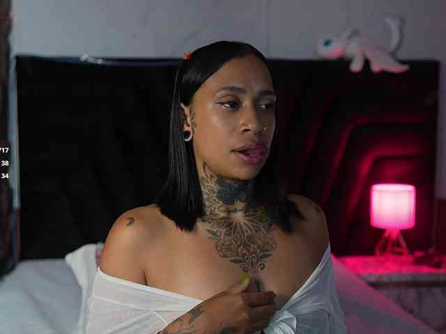 hollyvega