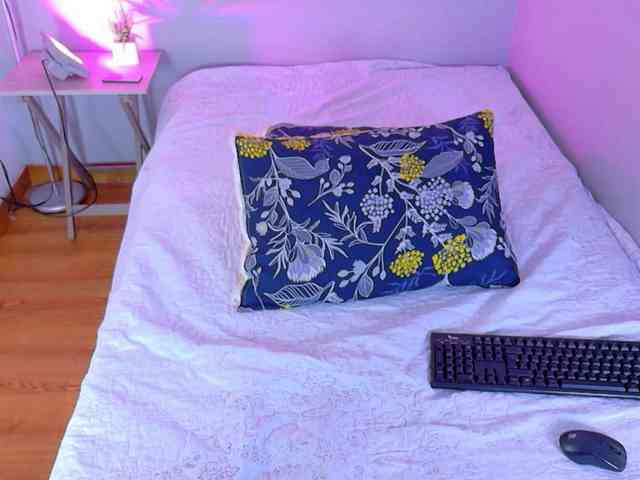 hollyvega webcam