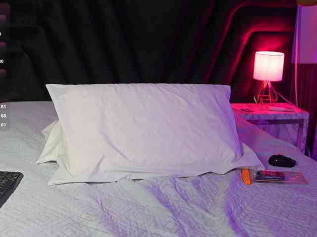 hollyvega webcam