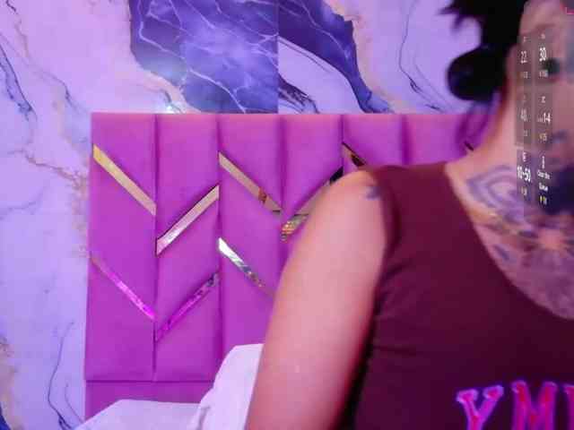 hollyvega