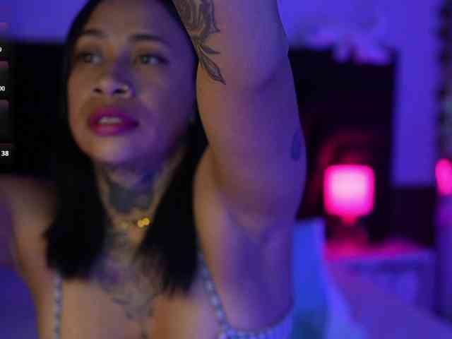 hollyvega