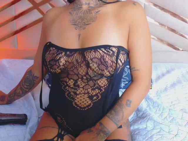 hollyvega