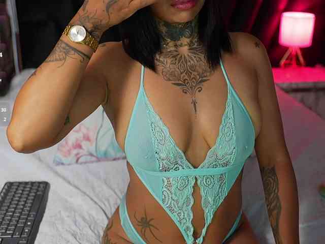 hollyvega
