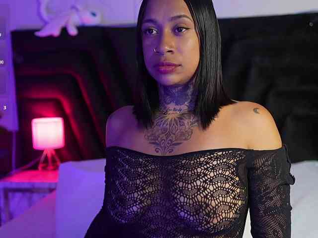 hollyvega webcam