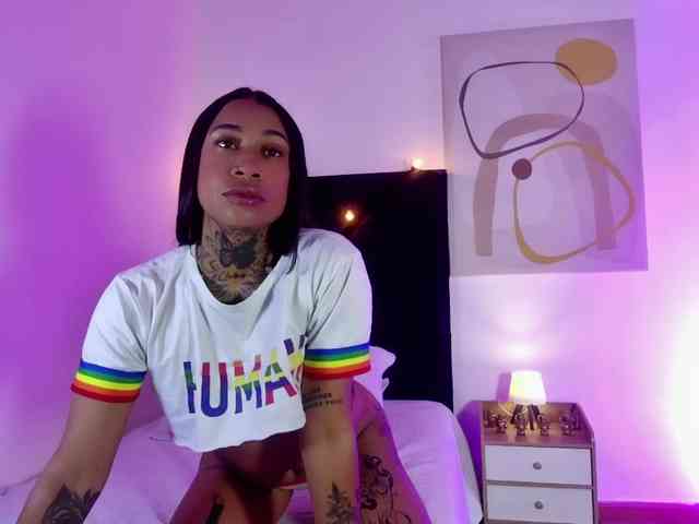 hollyvega
