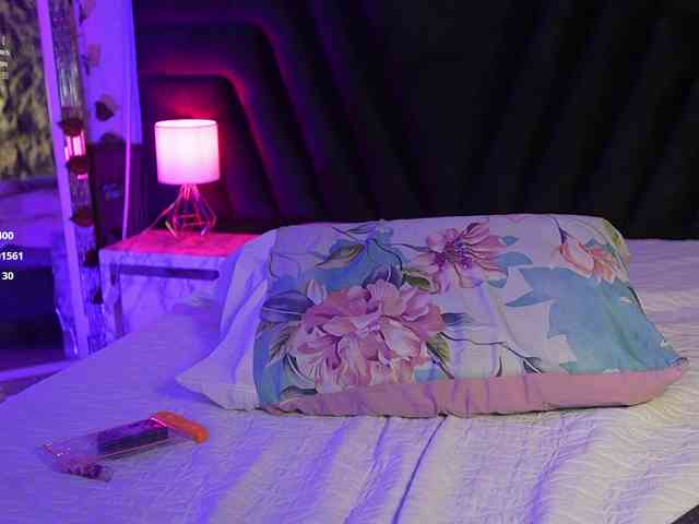 hollyvega webcam