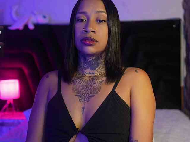 hollyvega webcam