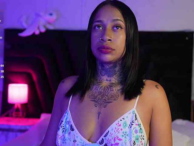 hollyvega webcam