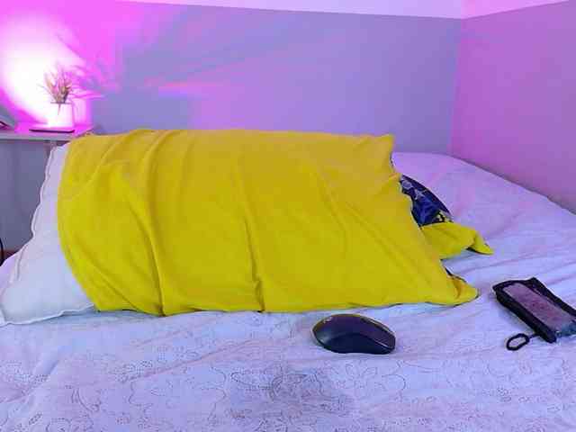 hollyvega webcam