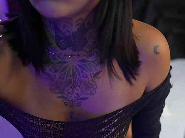 hollyvega webcam