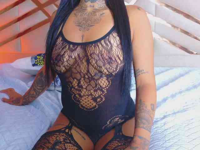 hollyvega
