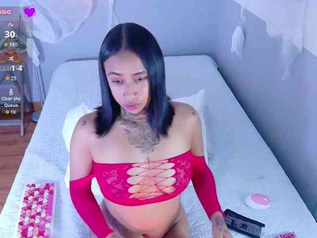 hollyvega