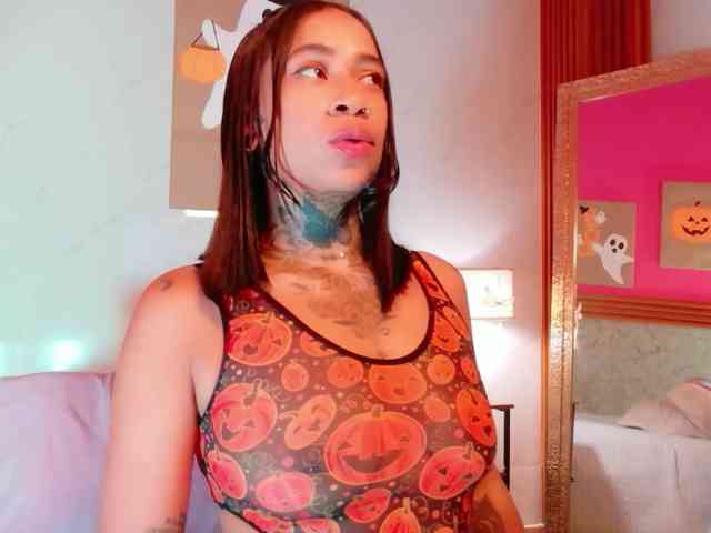 hollyvega