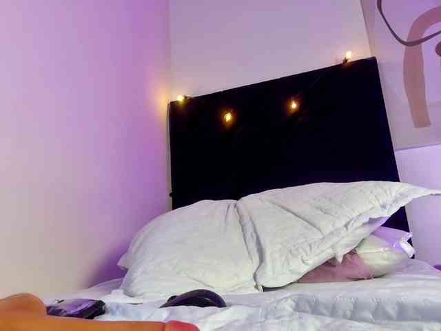 hollyvega webcam